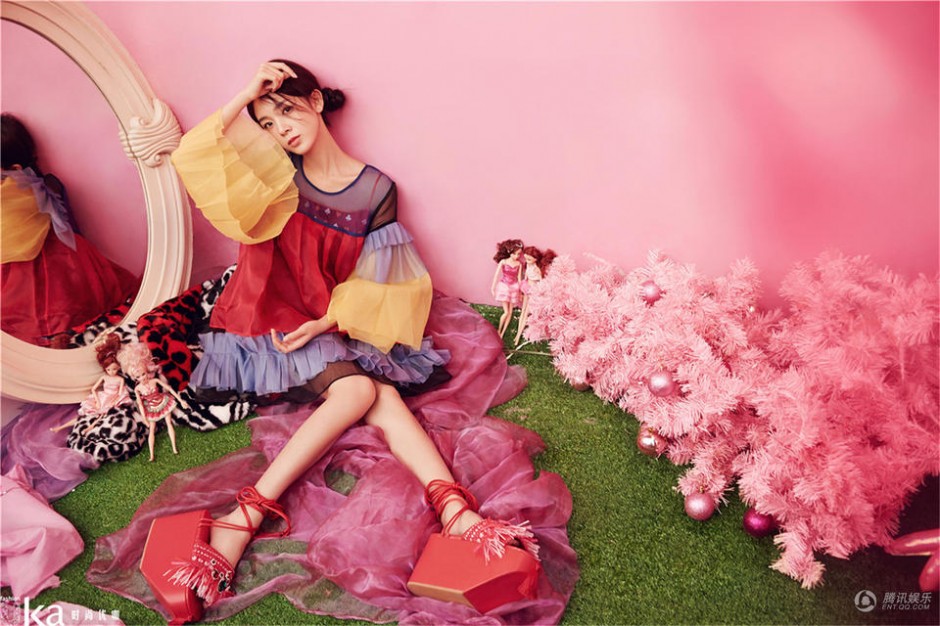 陳瑤最新寫真大片曝光 粉色夢幻少女心炸裂