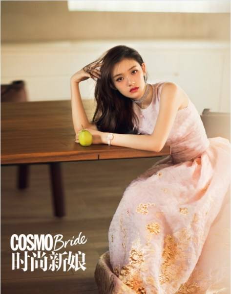 林允最新雜志大片 優(yōu)雅嫵媚宛如油畫中人