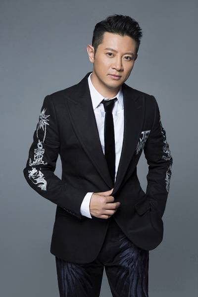 羅中旭曝新專輯寫真大片 重磅打造撕下偶像標簽