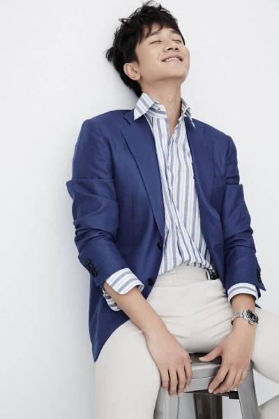 演員彭冠英最新寫真 迷人微笑撩人心弦