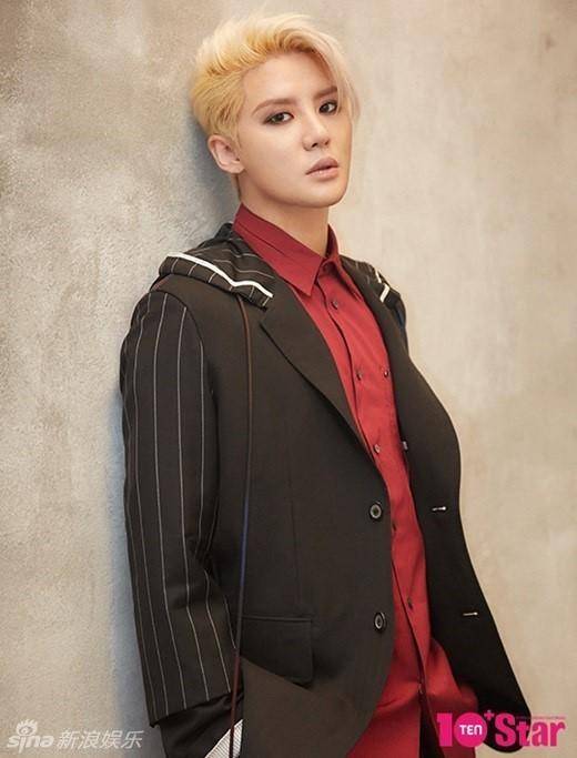 JYJ金俊秀時尚寫真大片 金發(fā)眼線造型前衛(wèi)