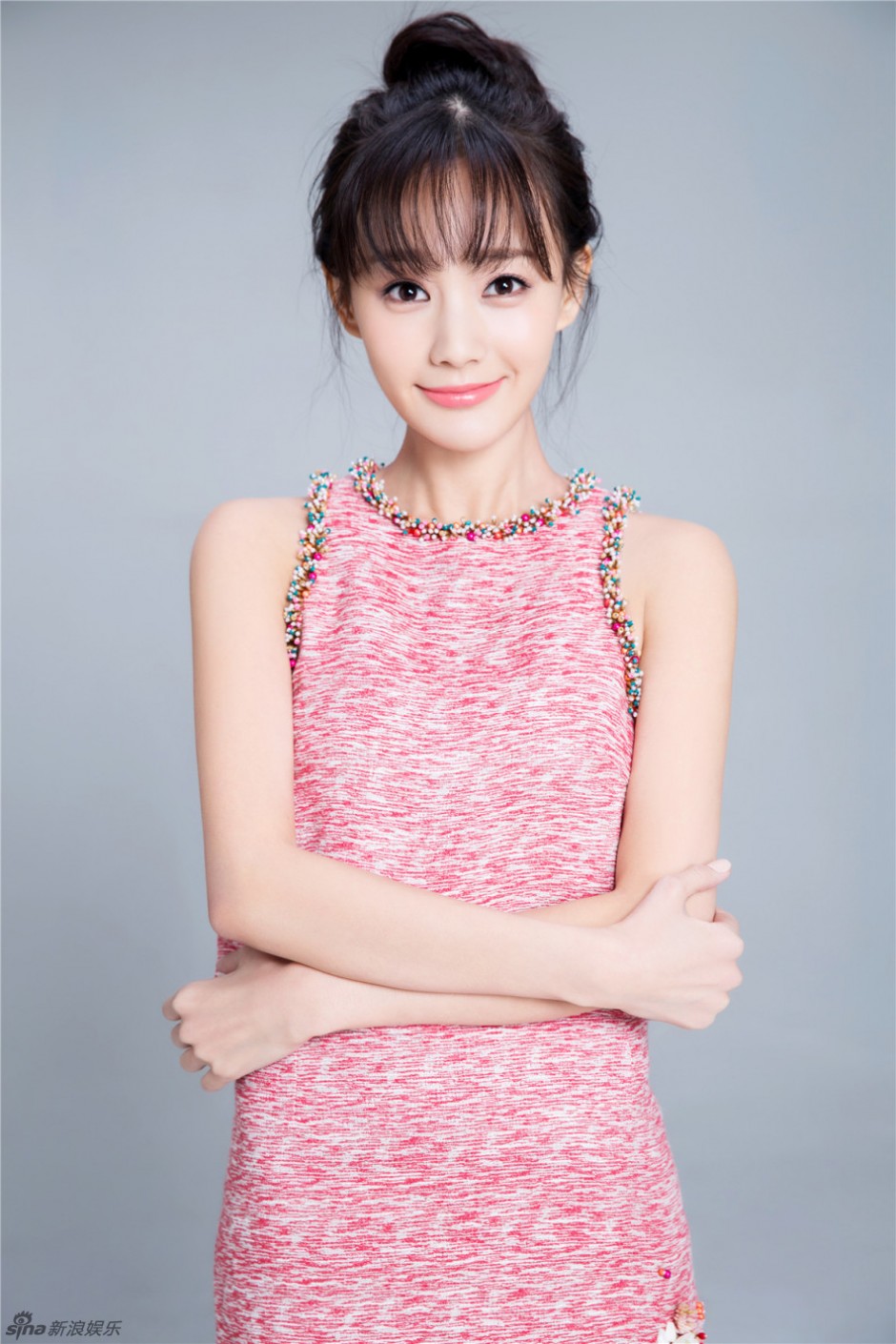 李一桐最新寫真曝光 干凈素雅猶如仙子般靈動