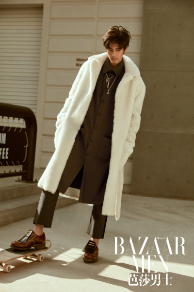 宋威龍時(shí)尚寫真圖片 眼神清澈散發(fā)男士魅力