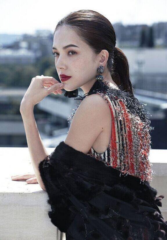 臺女星許瑋甯最新寫真 美背出鏡自然脫俗