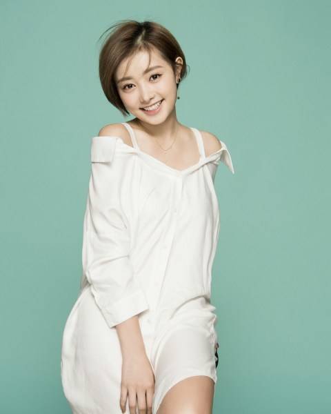 演員吳昱瑤最新寫(xiě)真曝光 元?dú)馍倥嘎缎愿行⌒臋C(jī)