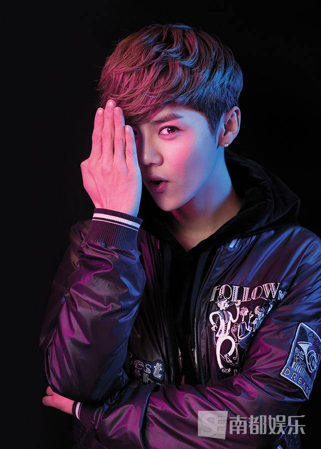 鹿晗帥氣寫真大片曝光 回眸殺撩你沒商量