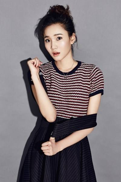 演員常方源寫(xiě)真大片 溫暖明媚顯恬淡氣質(zhì)