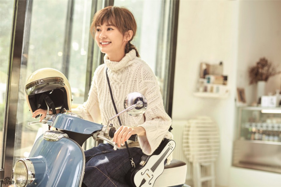 陳意涵元氣少女寫真 素雅靈動笑眼迷人