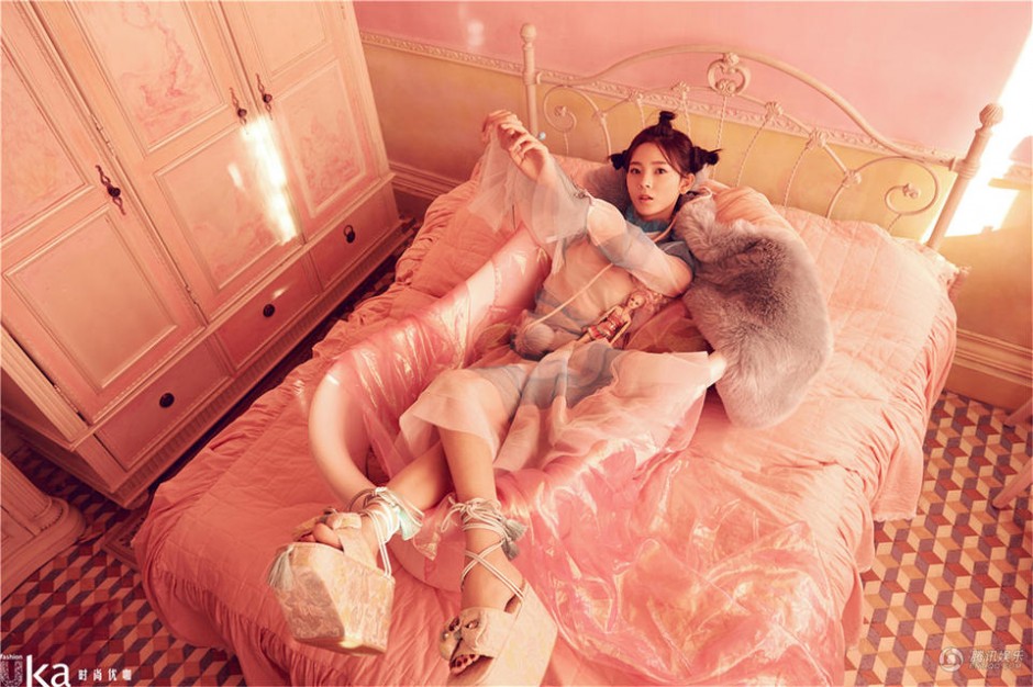 陳瑤最新寫真大片曝光 粉色夢(mèng)幻少女心炸裂