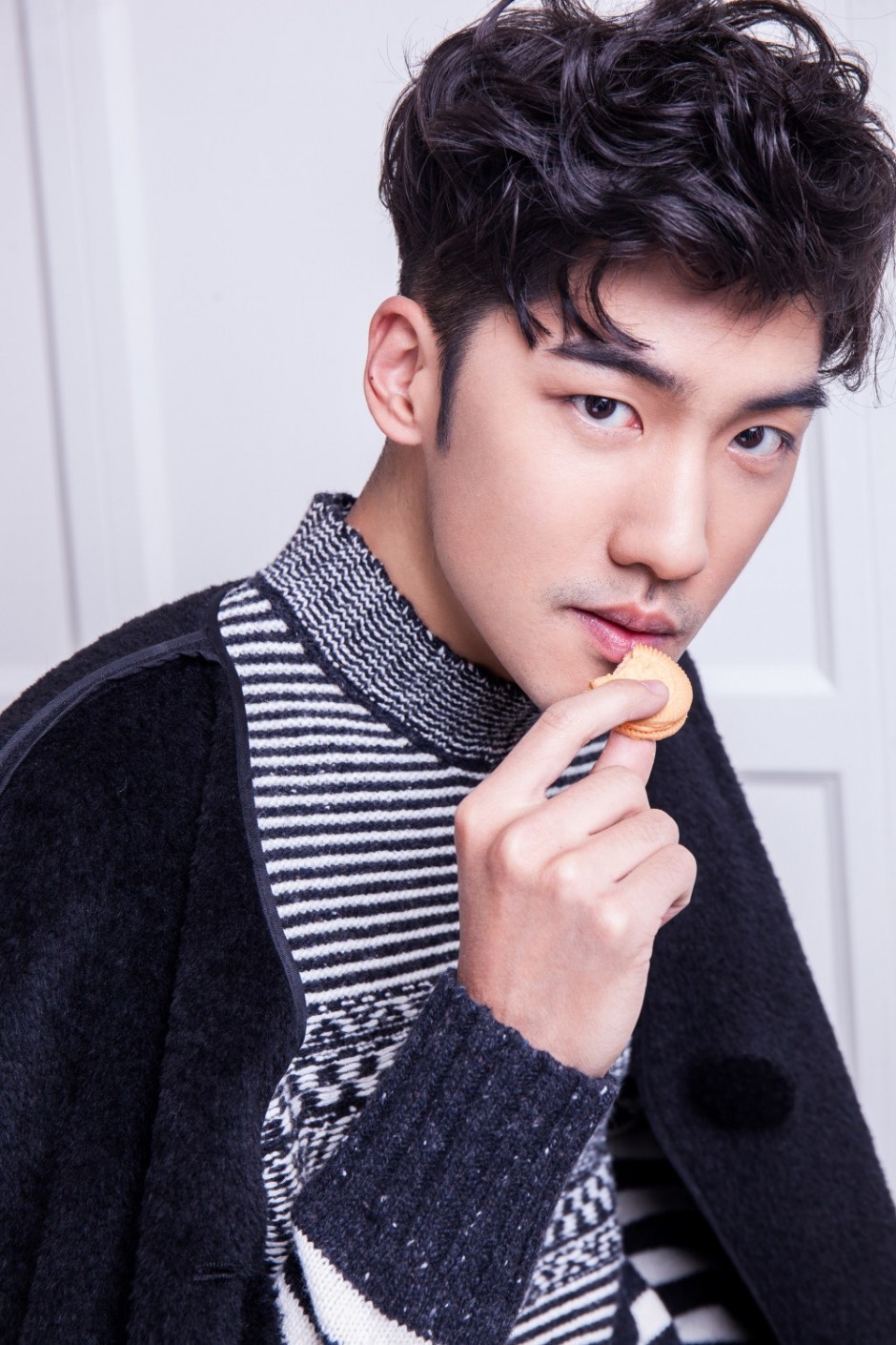 廖彥龍adson時(shí)尚寫(xiě)真曝光 暖冬紳士男友力爆棚