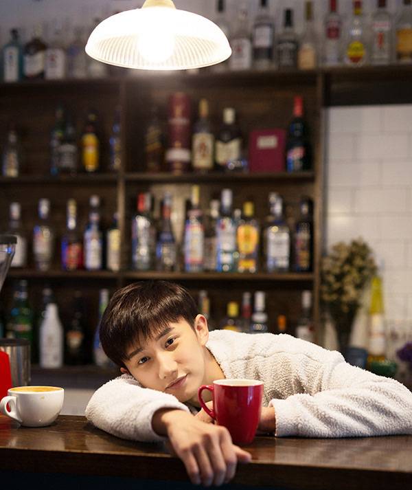 《錦繡未央》梁振倫秋日溫暖寫真大片曝光