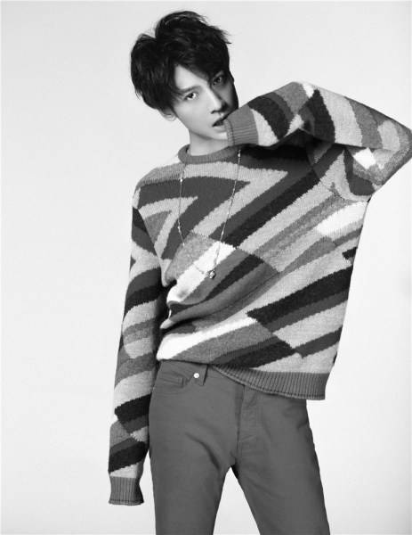 羅云熙秋冬寫(xiě)真大片曝光 溫暖復(fù)古帶點(diǎn)慵懶