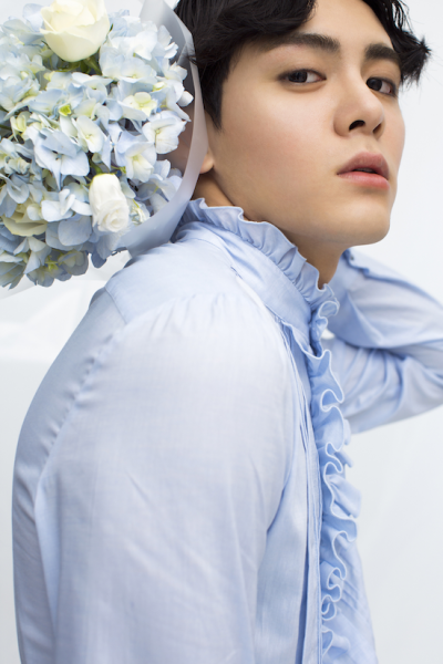 大眼仔曾舜晞時(shí)尚寫真變身&ldquo;巴洛克王子&rdquo;