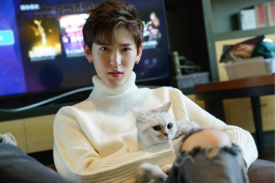 李東陽冬日寫真曝光 長腿顏贊惹人愛