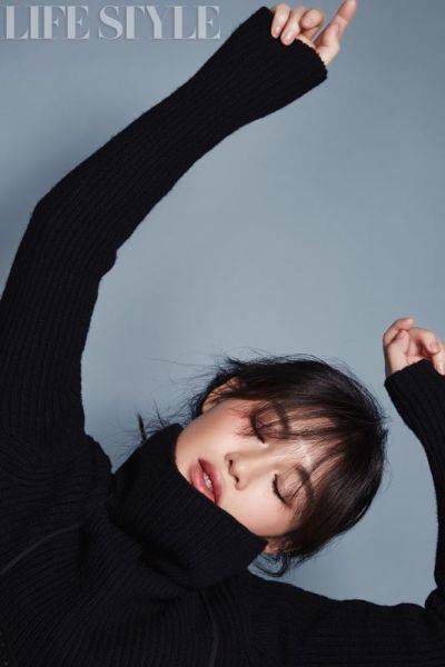 陳燃最新寫(xiě)真曝光 短發(fā)亮相帥氣十足