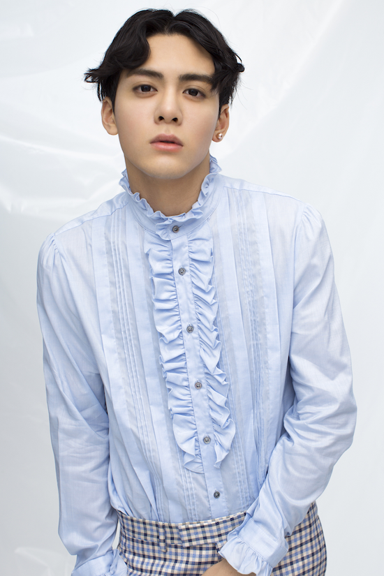 大眼仔曾舜晞時(shí)尚寫真變身“巴洛克王子”