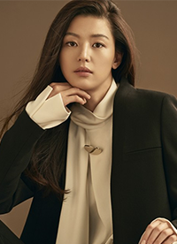 全智賢初秋雜志畫報 優(yōu)雅迷人風采依舊”