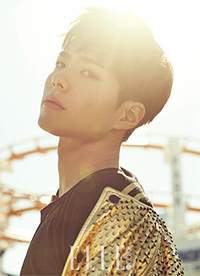 樸寶劍雜志封面畫報(bào)公開 帥氣時(shí)尚笑容迷人