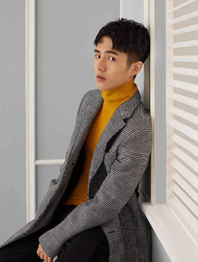 劉昊然時尚寫真大片曝光 清秀面容眼神撩妹