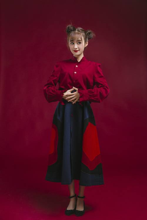 鄭合惠子新年曝光最新寫(xiě)真 俏皮丸子頭古靈精怪