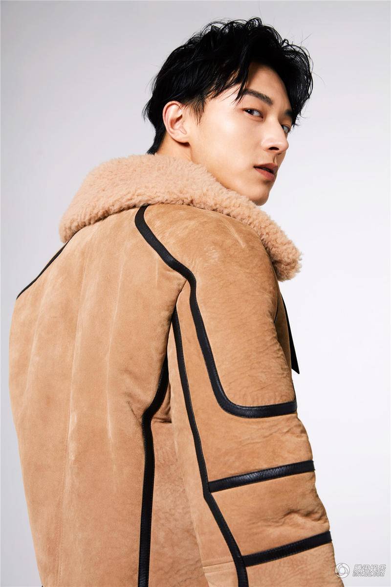 演員魏天浩生日寫真曝光 散發(fā)雅痞氣息