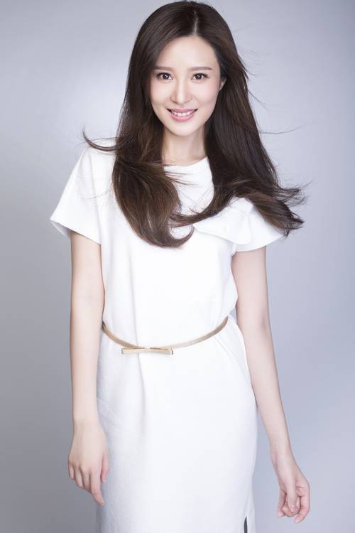 90后鄔靖靖寫真曝光 清新自然孔令可愛(ài)