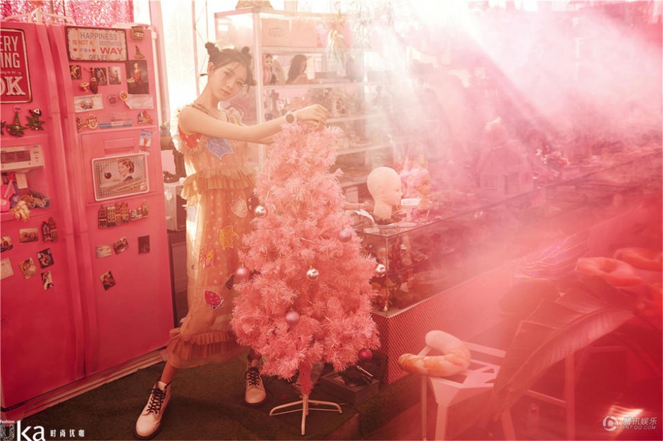 陳瑤最新寫真大片曝光 粉色夢幻少女心炸裂