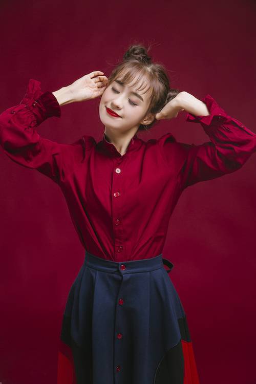 鄭合惠子新年曝光最新寫(xiě)真 俏皮丸子頭古靈精怪