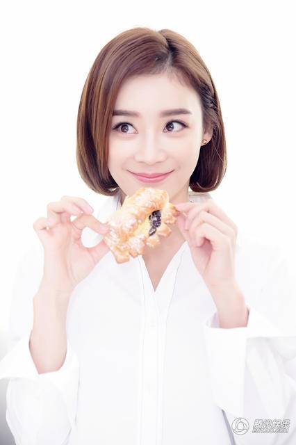 袁姍姍最新時尚寫真圖片 溫暖式微笑沁人心脾