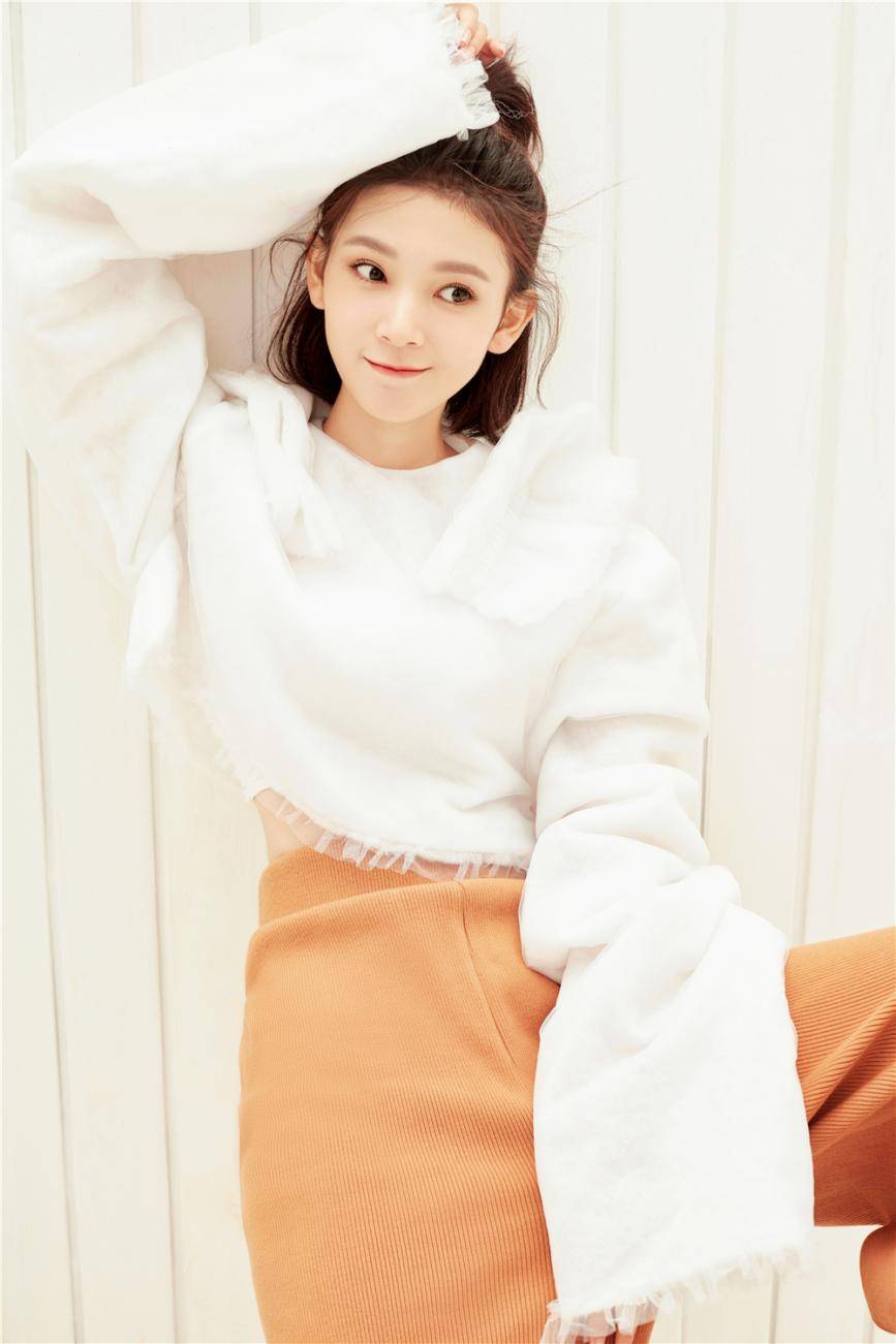 陳瑤冬日時尚寫真 甜酷少女感十足