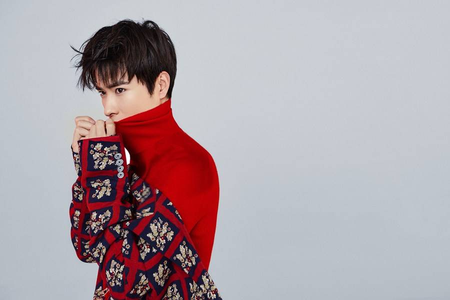 吳昊澤帥氣寫(xiě)真大片 上演花美男極致誘惑