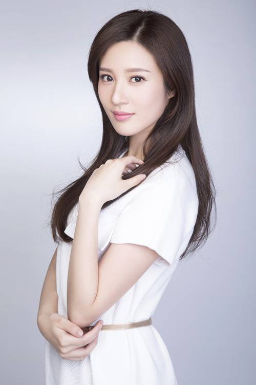 90后鄔靖靖寫真曝光 清新自然孔令可愛