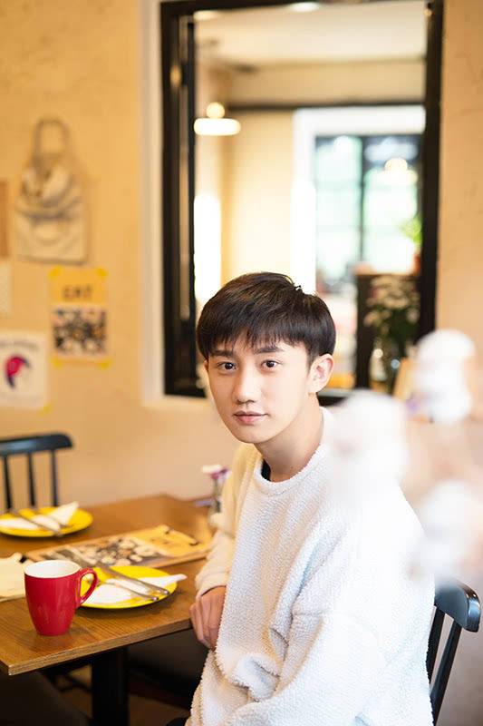 《錦繡未央》梁振倫秋日溫暖寫真大片曝光