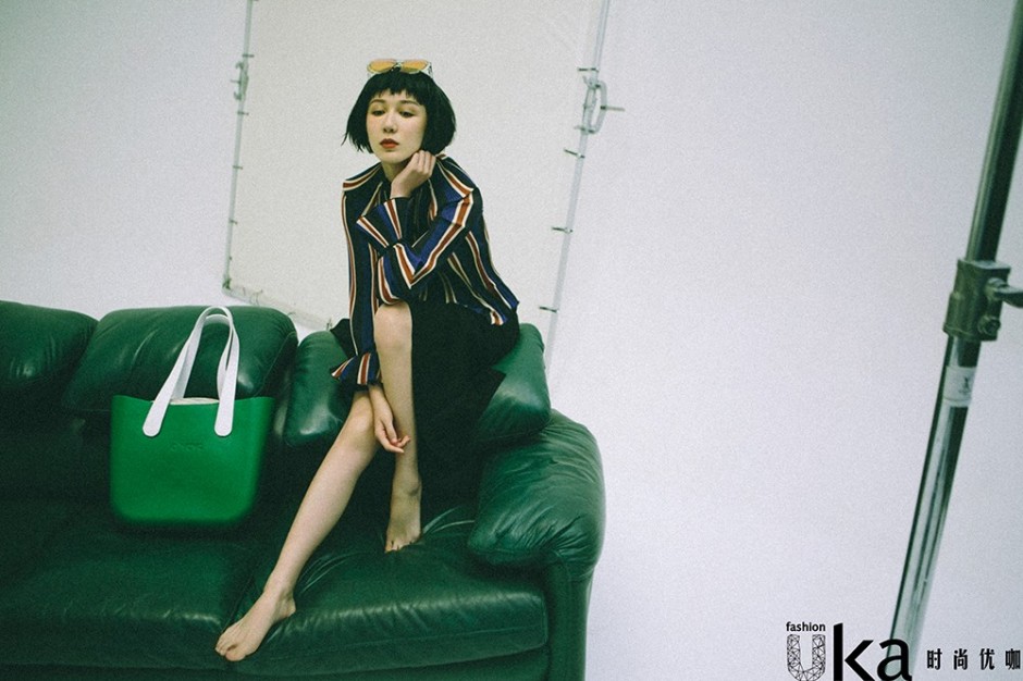 演員婁藝瀟最新寫真大片 復(fù)古時尚別具一格
