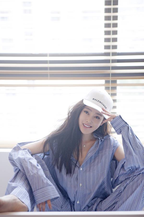 演員張?zhí)鞇蹖懻娲笃毓?百變造型釋放多面魅力