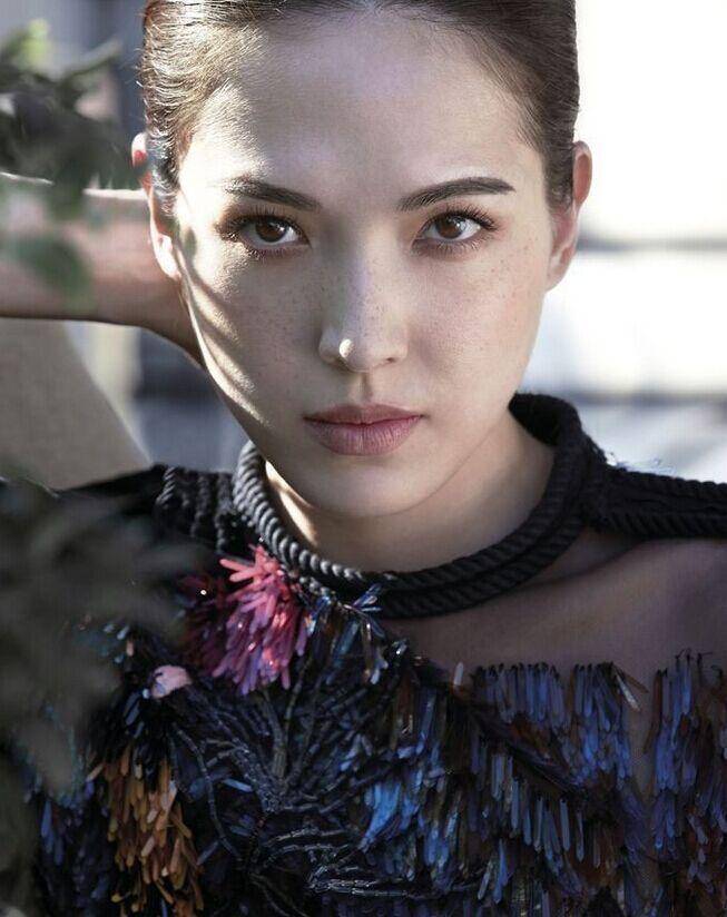 臺女星許瑋甯最新寫真 美背出鏡自然脫俗