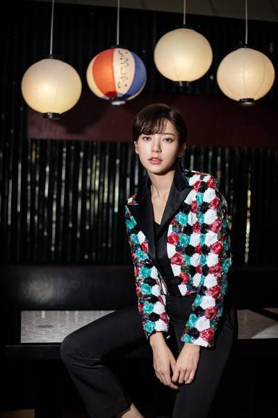 臺星郭雪芙時尚寫真曝光 溫潤如玉又率性自然