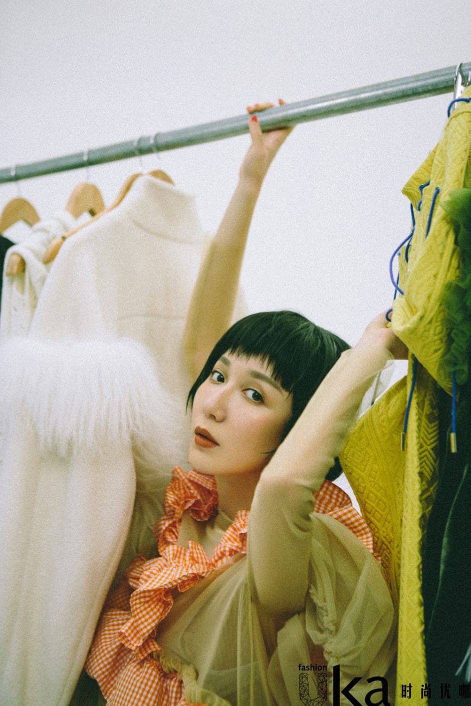 演員婁藝瀟最新寫真大片 復古時尚別具一格