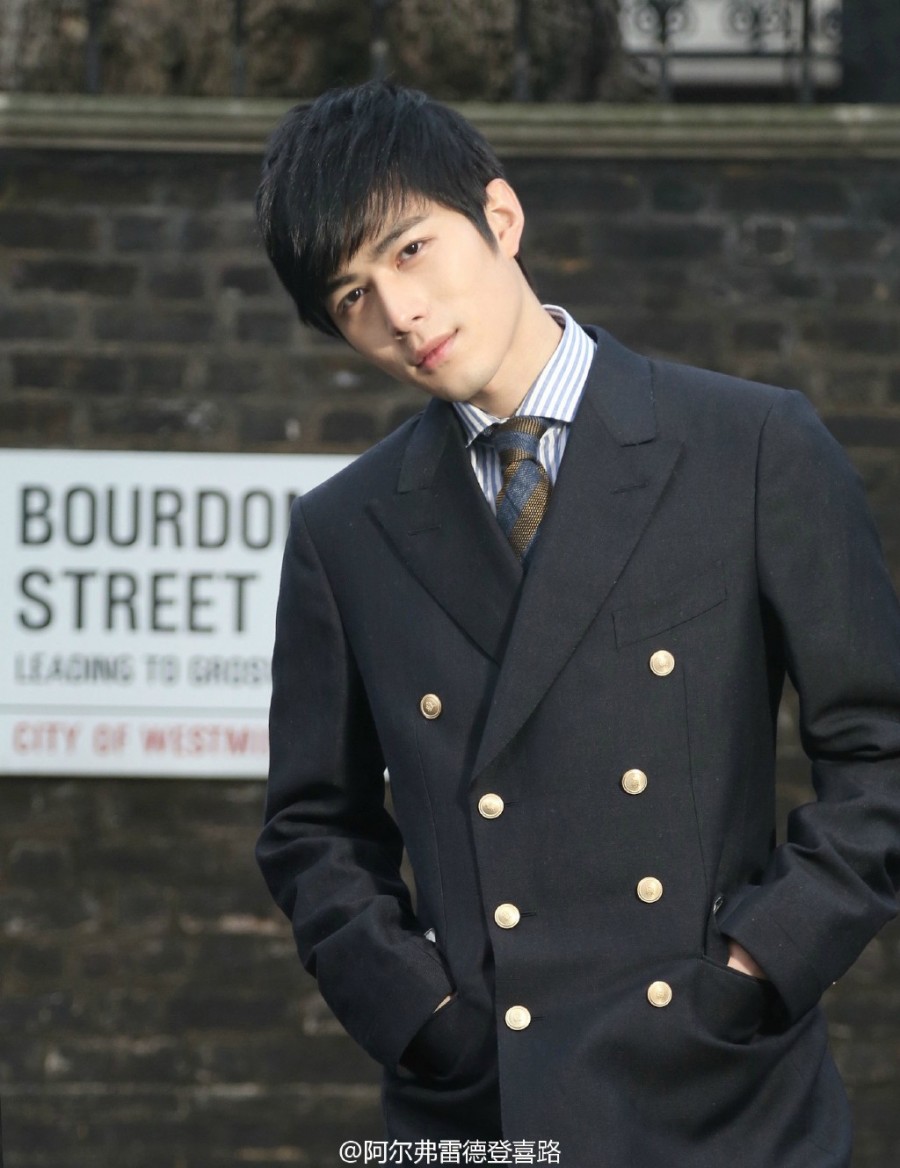 陳學(xué)冬西裝寫(xiě)真圖片