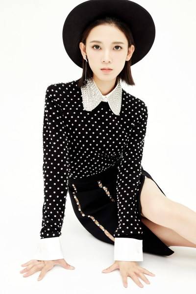 演員陳瑤時(shí)尚寫真曝光 魔女造型駕輕就熟