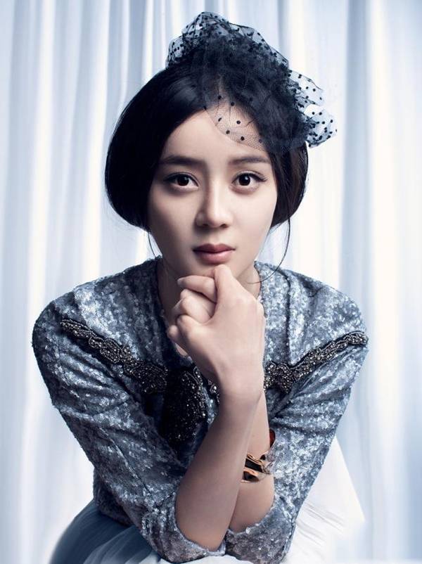 袁姍姍最新寫真圖片 紅唇性感妖嬈復(fù)古