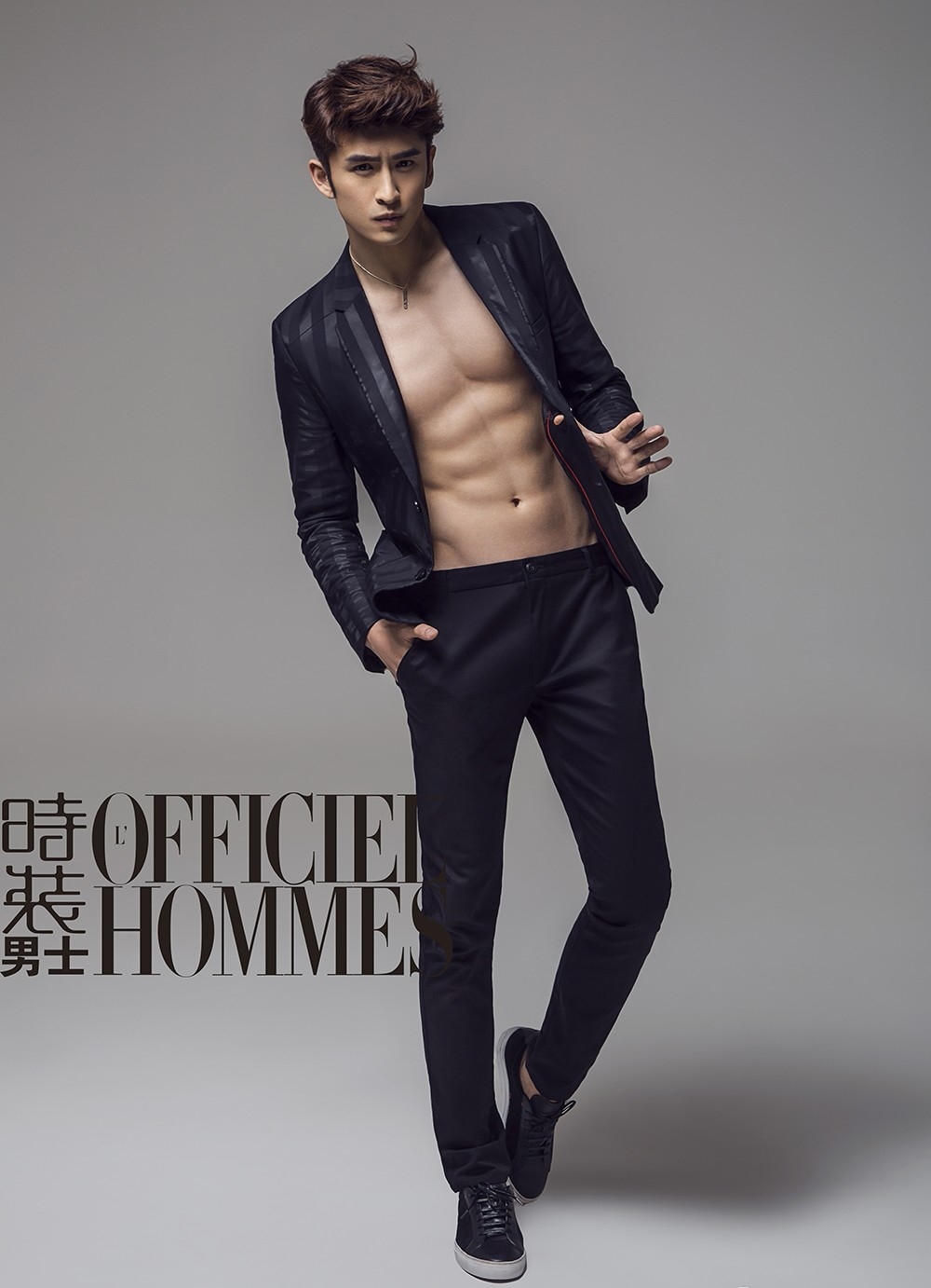 內(nèi)地演員張云龍帥氣有型肌肉圖