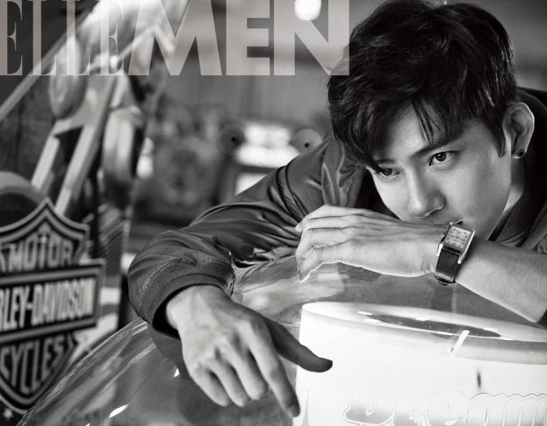 井柏然雜志封面寫真大片 演繹復(fù)古懷舊大神范兒