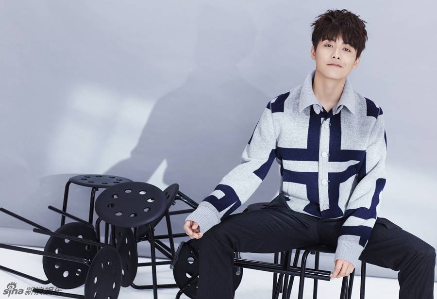 馬天宇時尚大片造型 側(cè)顏殺高貴如王子