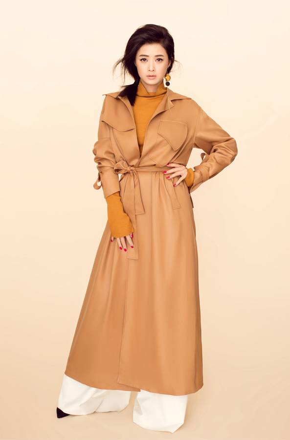 蔣欣時尚大片曝光 長款風衣難掩優(yōu)雅氣質(zhì)