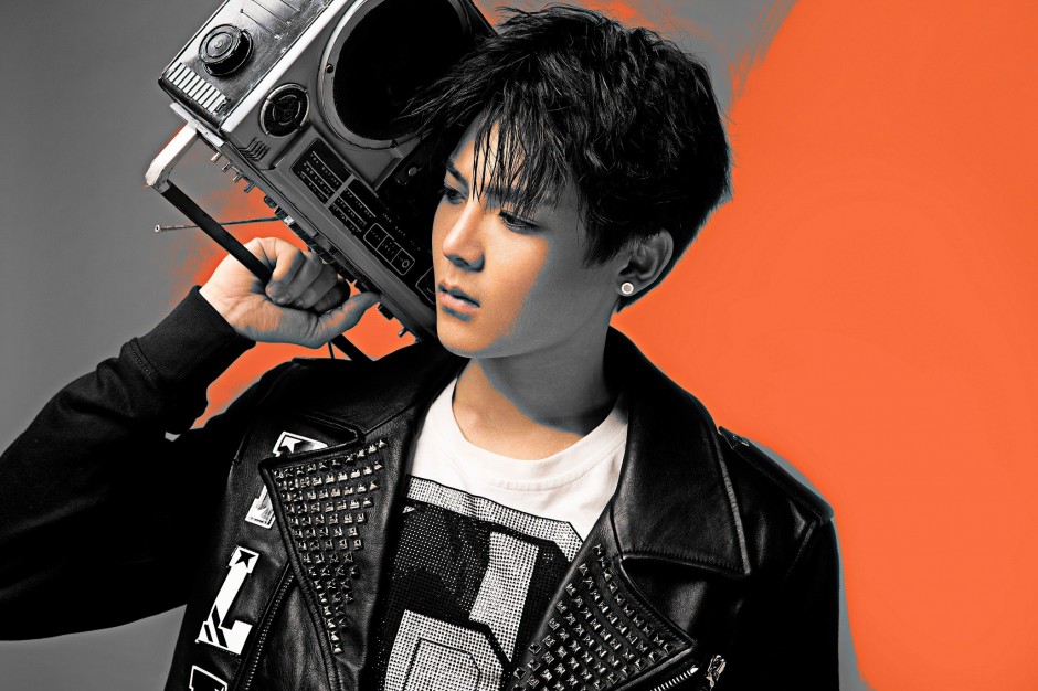 侯明昊酷帥寫真大片 冷眸俊顏碰撞濃烈色彩