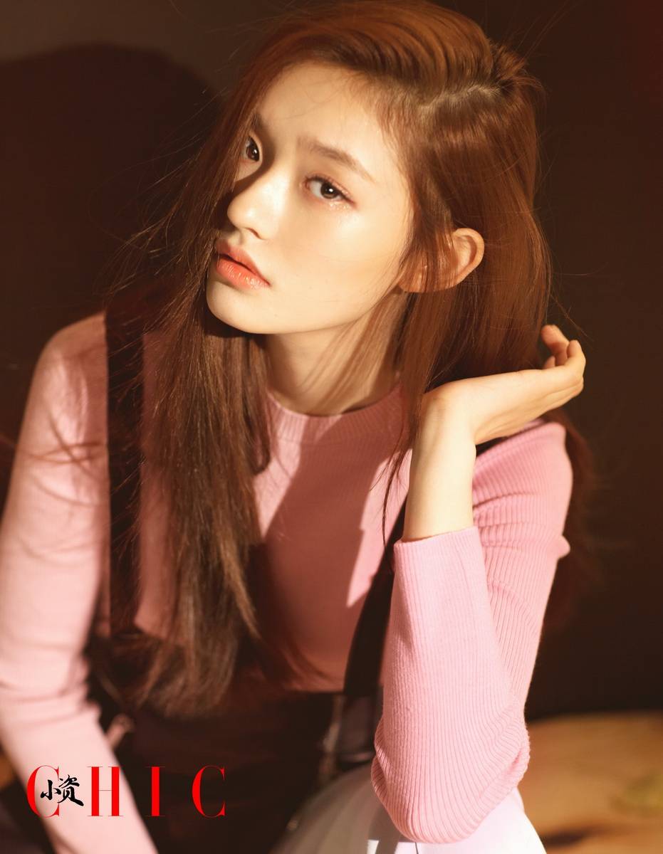 林允兒雜志封面照片 變身都市時(shí)尚摩登女郎