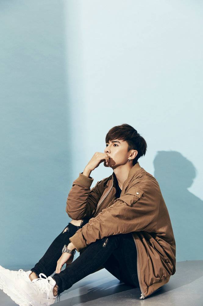 唐禹哲最新寫真大片 朋克紳士潮味十足