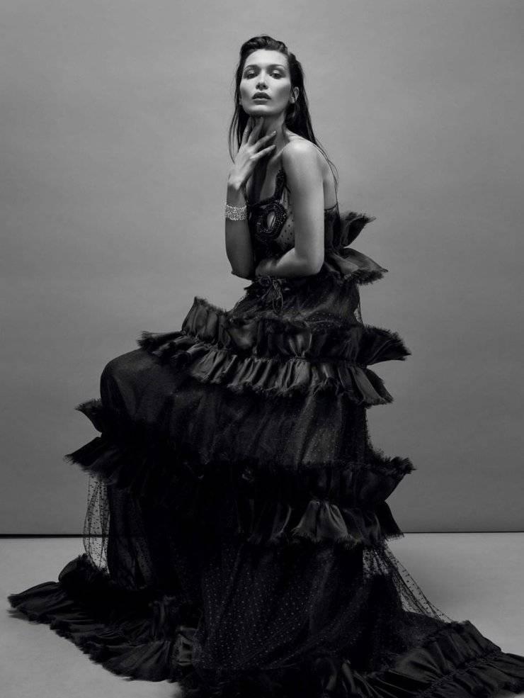 超模貝拉哈迪德時(shí)尚寫真 大秀性感酥胸