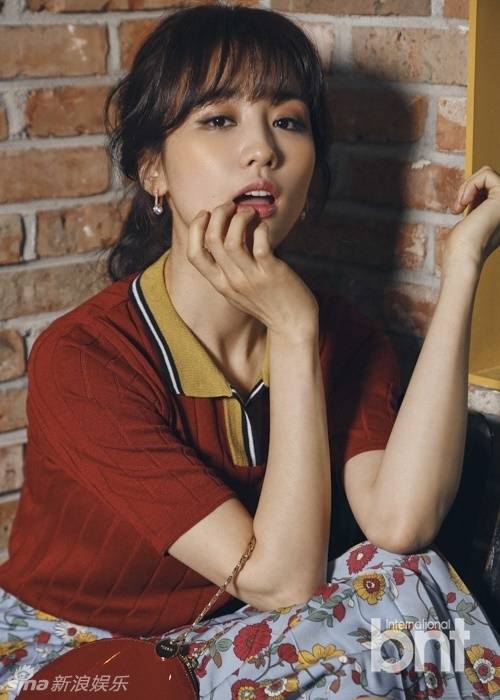 韓星樸河宣春裝時尚寫真 復(fù)古迷人露美腿